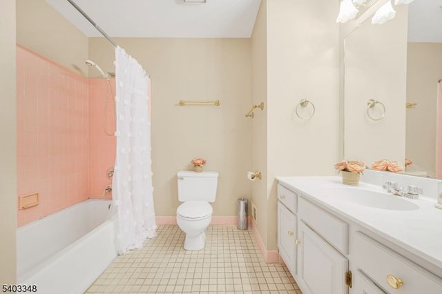 16 Agawam Dr, Wayne Twp., NJ 07470