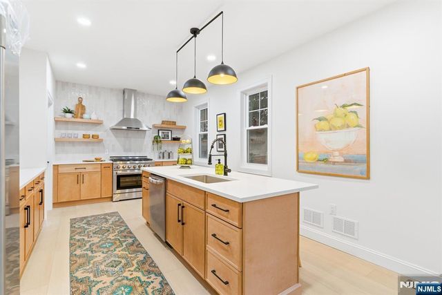 41 Entwistle Avenue, Nutley, NJ 07110