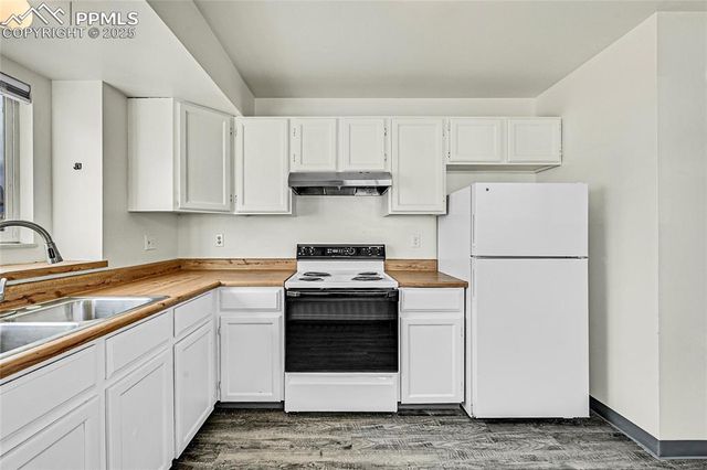 1051 Mazatlan Circle, Colorado Springs, CO 80910