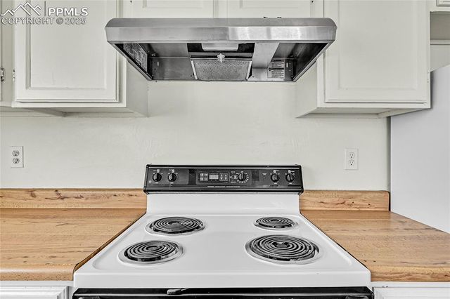 1051 Mazatlan Circle, Colorado Springs, CO 80910