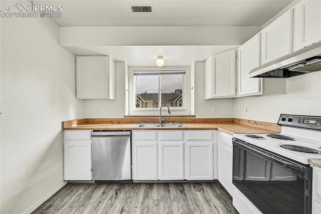 1051 Mazatlan Circle, Colorado Springs, CO 80910