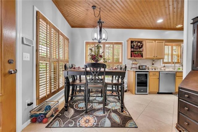 5724 Newberry Point Drive, Flowery Branch, GA 30542