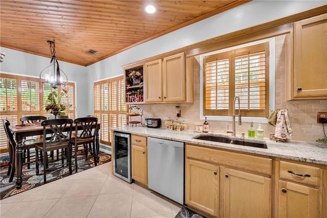 5724 Newberry Point Drive, Flowery Branch, GA 30542