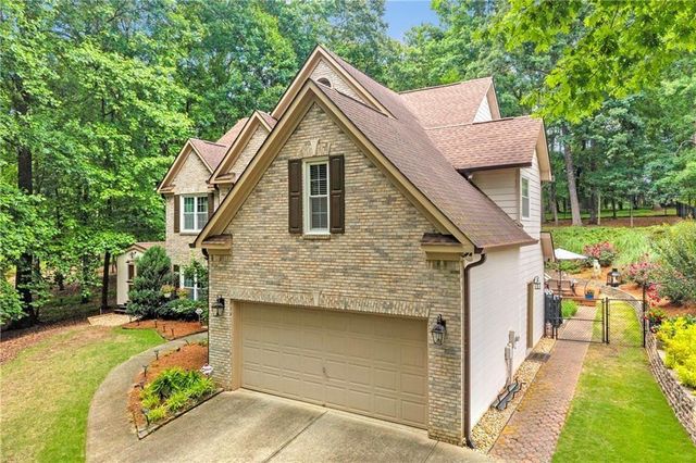 5724 Newberry Point Drive, Flowery Branch, GA 30542