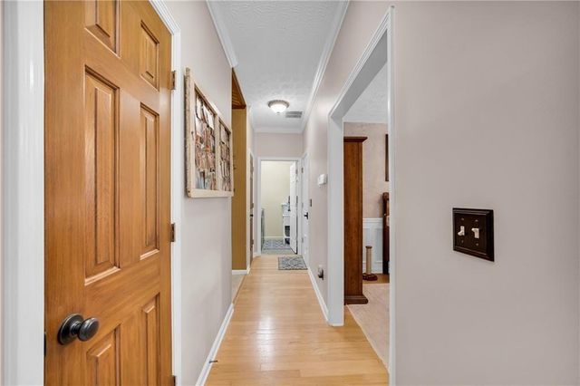 5724 Newberry Point Drive, Flowery Branch, GA 30542