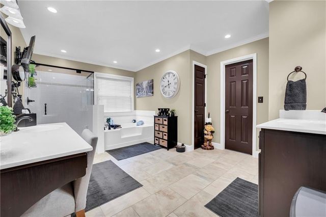 5724 Newberry Point Drive, Flowery Branch, GA 30542