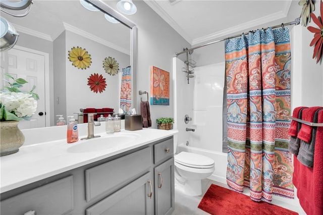 5724 Newberry Point Drive, Flowery Branch, GA 30542