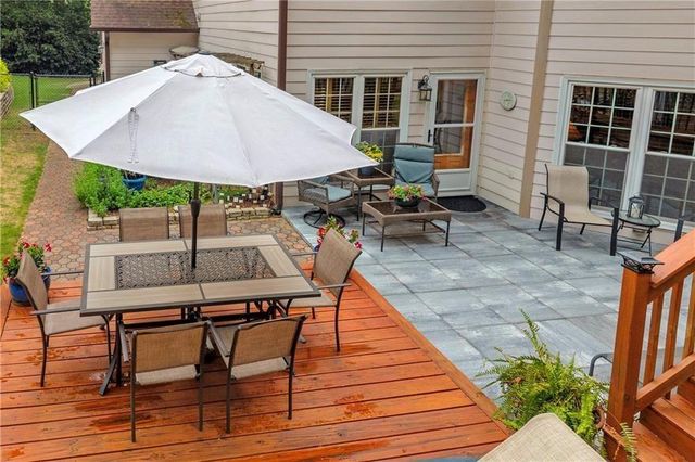 5724 Newberry Point Drive, Flowery Branch, GA 30542