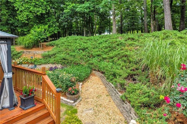 5724 Newberry Point Drive, Flowery Branch, GA 30542