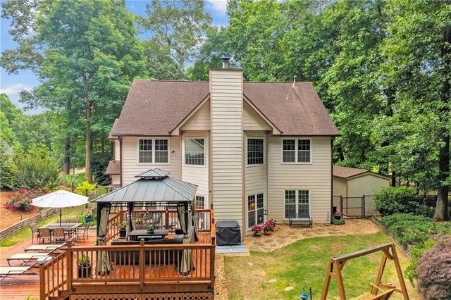 5724 Newberry Point Drive, Flowery Branch, GA 30542