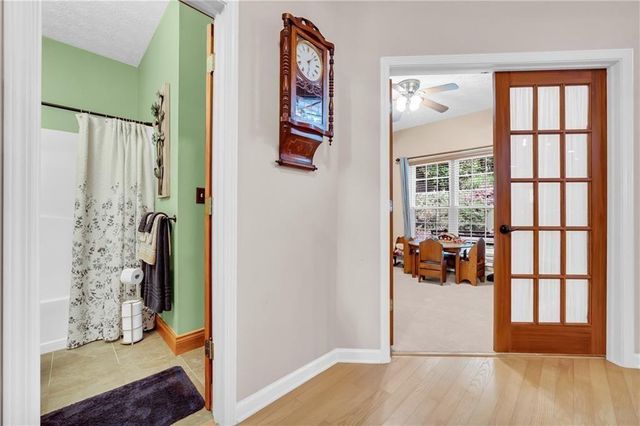 5724 Newberry Point Drive, Flowery Branch, GA 30542