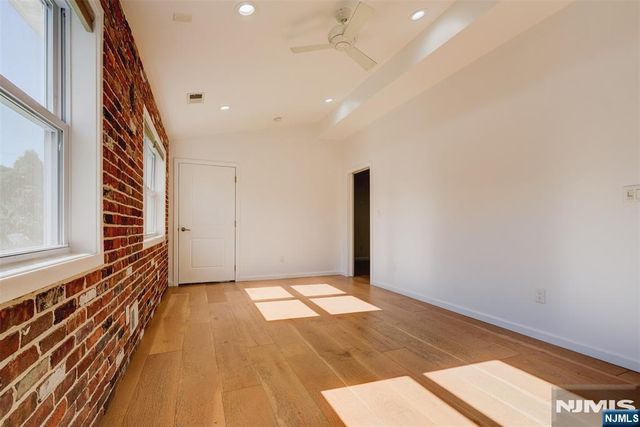 4 James Place, Secaucus, NJ 07094