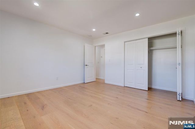 4 James Place, Secaucus, NJ 07094