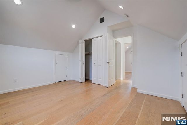 4 James Place, Secaucus, NJ 07094