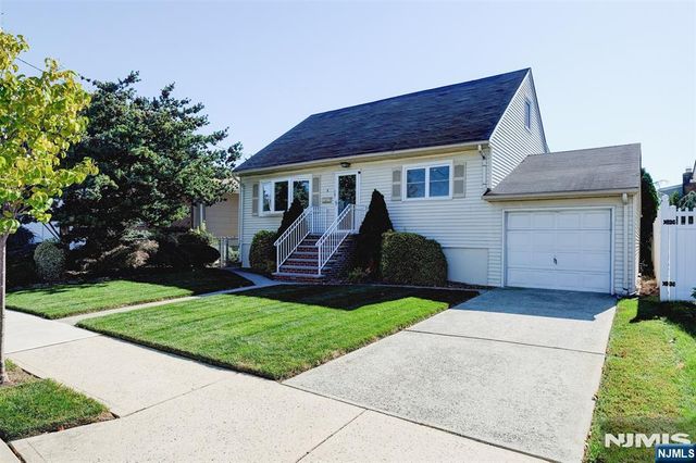 4 James Place, Secaucus, NJ 07094