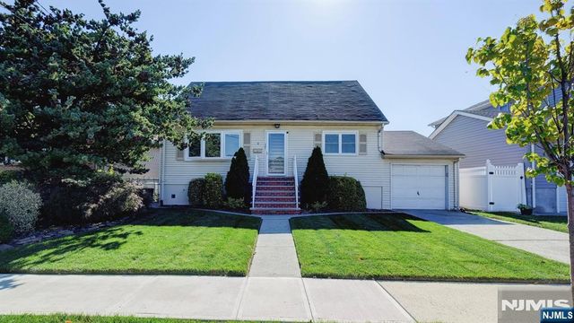 4 James Place, Secaucus, NJ 07094