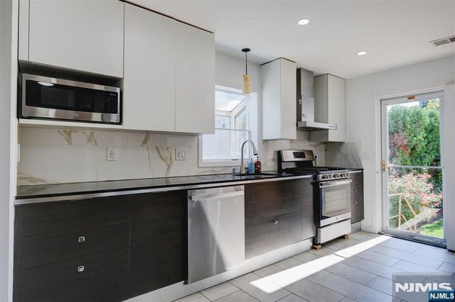4 James Place, Secaucus, NJ 07094