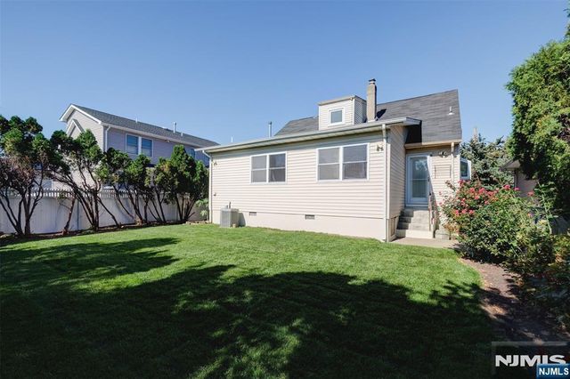 4 James Place, Secaucus, NJ 07094