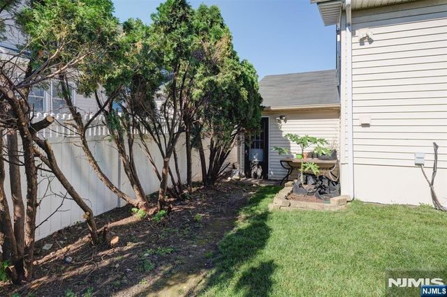 4 James Place, Secaucus, NJ 07094