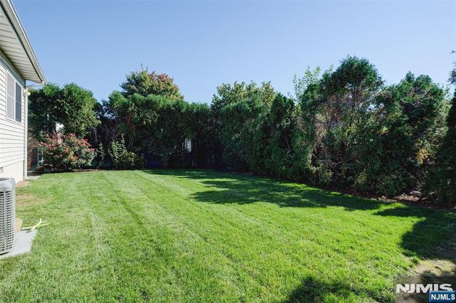 4 James Place, Secaucus, NJ 07094