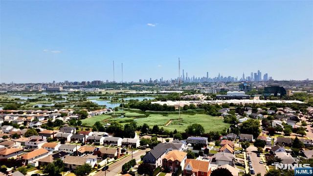 4 James Place, Secaucus, NJ 07094