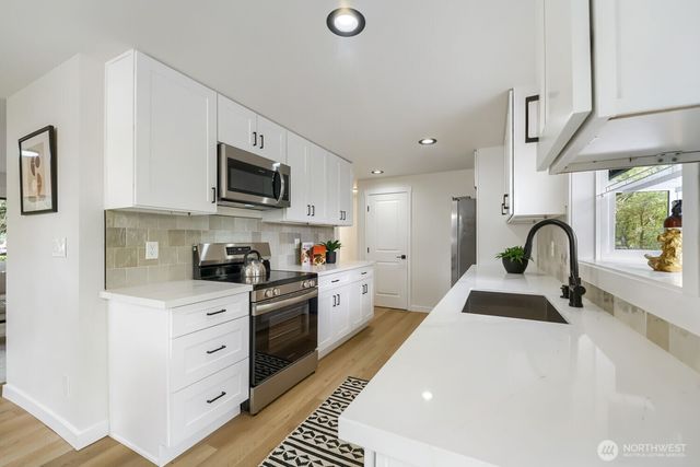 1302 SW 125th Place, Burien, WA 98146