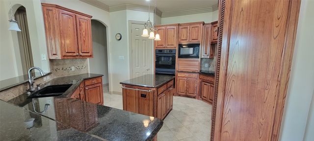 856 Merion Drive, Fort Worth, TX 76028