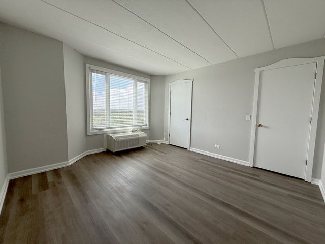 1 Renaissance Place 906, Palatine, IL 60067