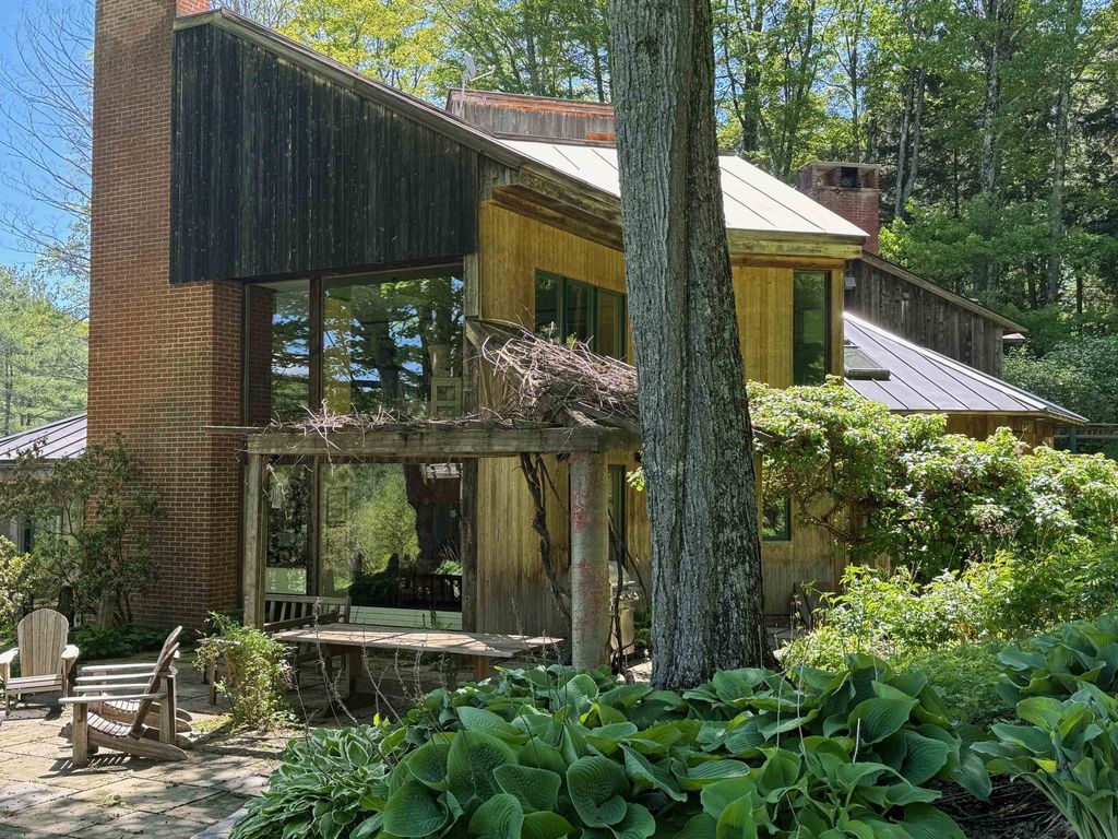 2334 South Road, Woodstock, VT 05091