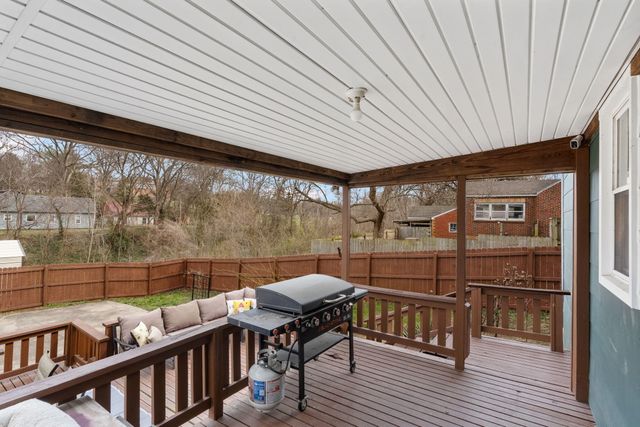 706 7TH ST, Boonville, MO 65233