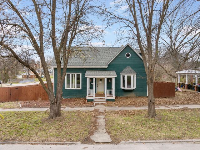 706 7TH ST, Boonville, MO 65233