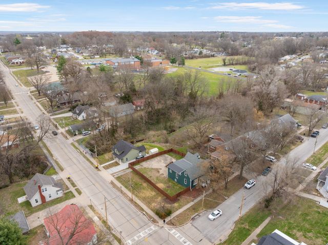 706 7TH ST, Boonville, MO 65233