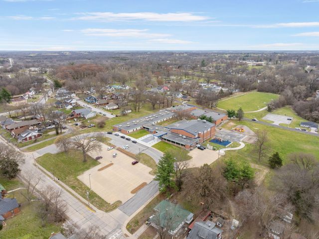 706 7TH ST, Boonville, MO 65233