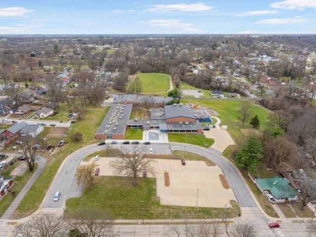 706 7TH ST, Boonville, MO 65233