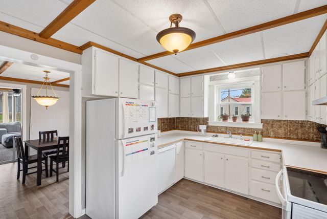 706 7TH ST, Boonville, MO 65233