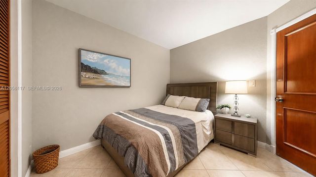 2401 Collins Avenue 1709, Miami Beach, FL 33140