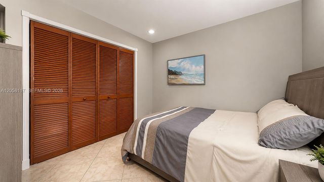 2401 Collins Avenue 1709, Miami Beach, FL 33140