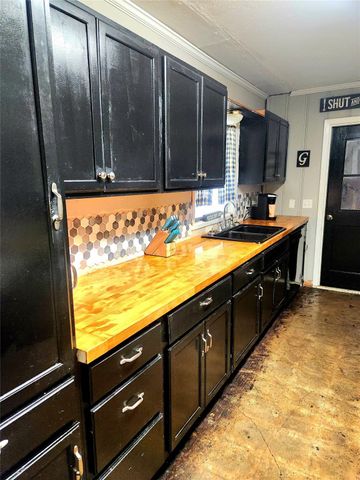 909 Peach Street, El Campo, TX 77437