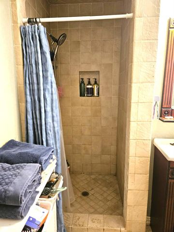 909 Peach Street, El Campo, TX 77437