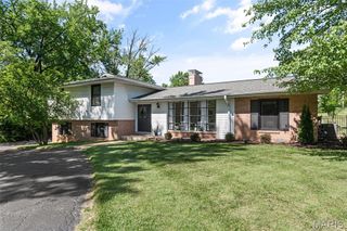 1 Woodoaks Trail Circle 1A, Ladue, MO 63124