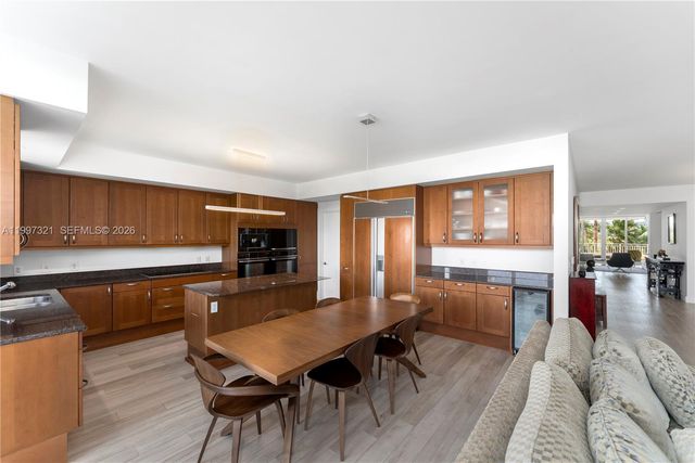 791 Crandon Blvd 405, Key Biscayne, FL 33149