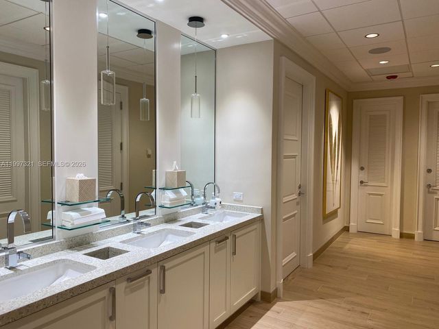791 Crandon Blvd 405, Key Biscayne, FL 33149