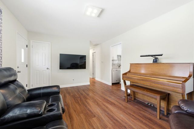 733 Oriole Drive, Streamwood, IL 60107