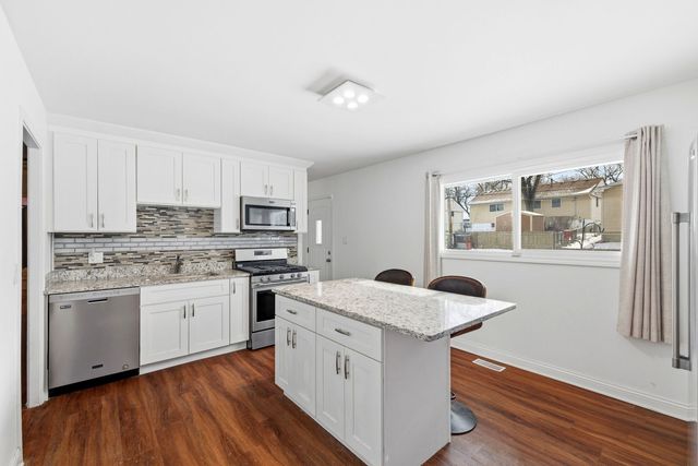 733 Oriole Drive, Streamwood, IL 60107