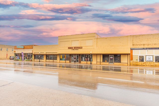 1242 Commercial Avenue, Anson, TX 79501