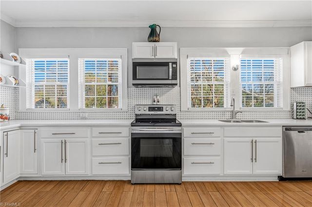 208 Cox Avenue, Thomasville, NC 27360