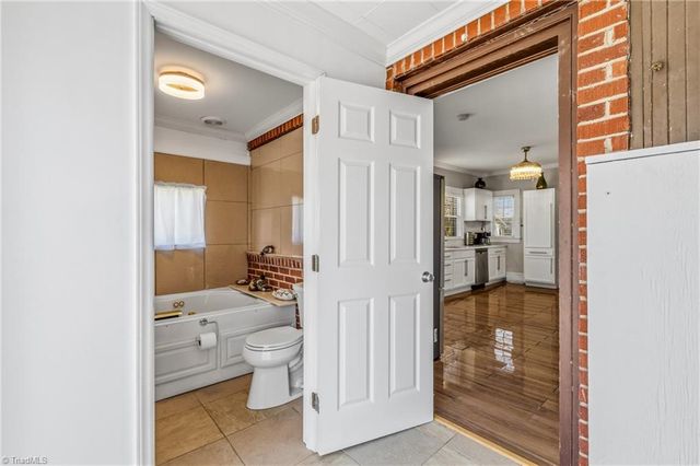 208 Cox Avenue, Thomasville, NC 27360