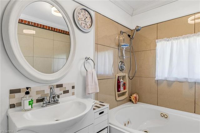 208 Cox Avenue, Thomasville, NC 27360