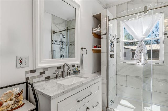 208 Cox Avenue, Thomasville, NC 27360