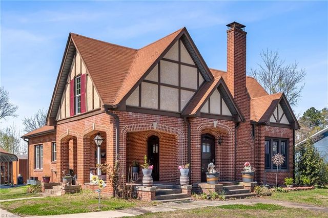 208 Cox Avenue, Thomasville, NC 27360